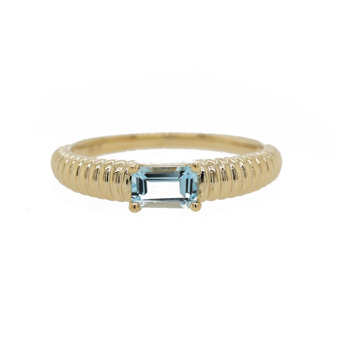 14K EMERALD WITH PRONG SET SIDE DIAMONDS RING