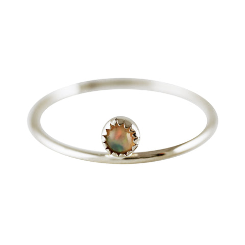 14K ROUND OPAL WITH DIAMONDS RING