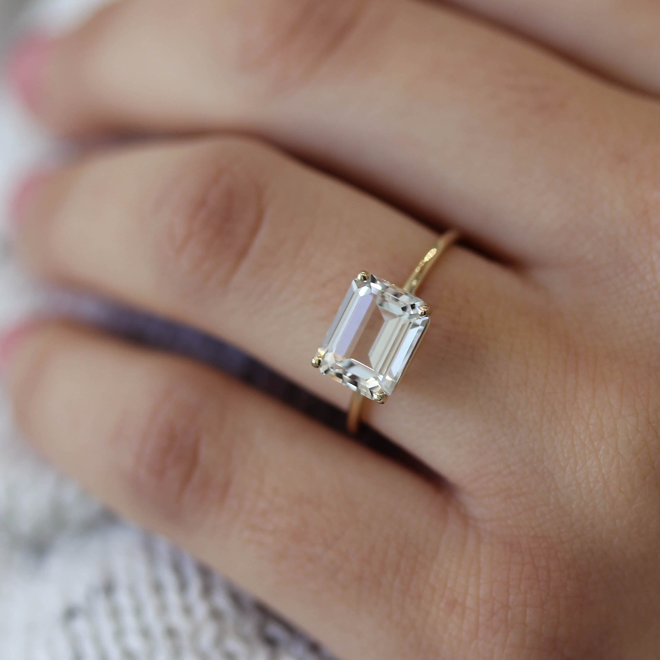 14K 9 X 7 MM WHITE TOPAZ RING