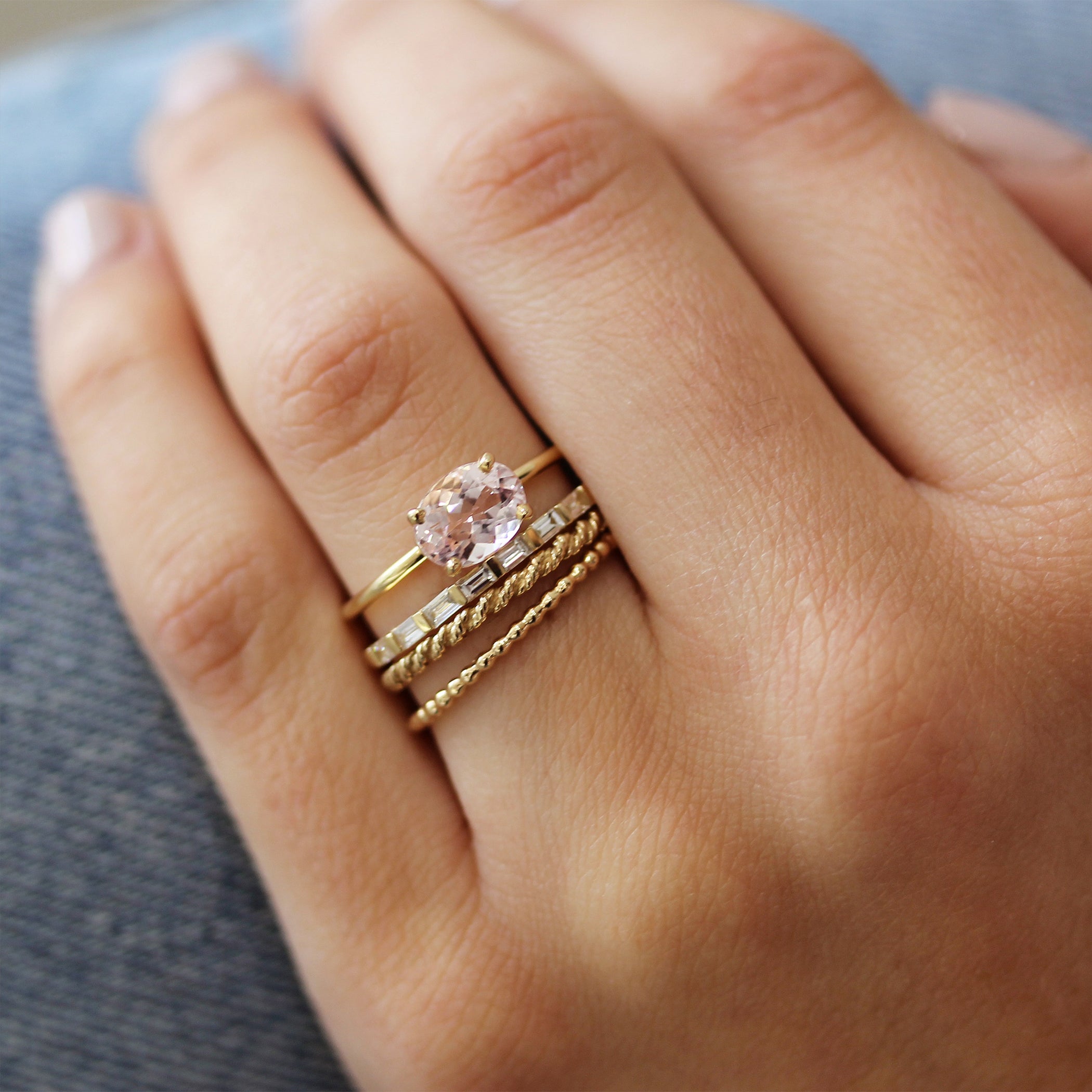 OVAL MORGANITE RING