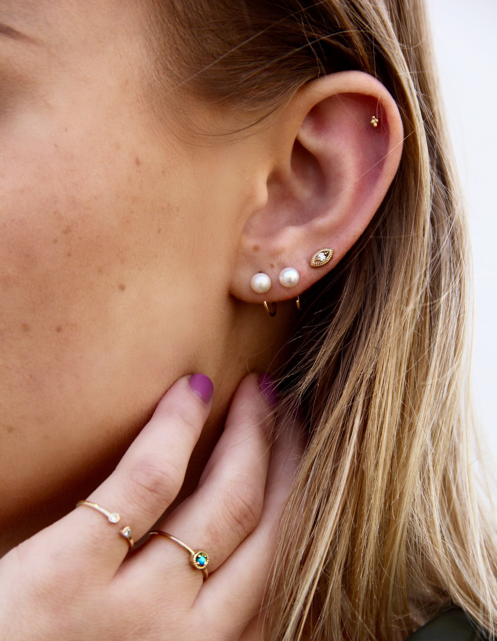 TINY PEARL HOOPS