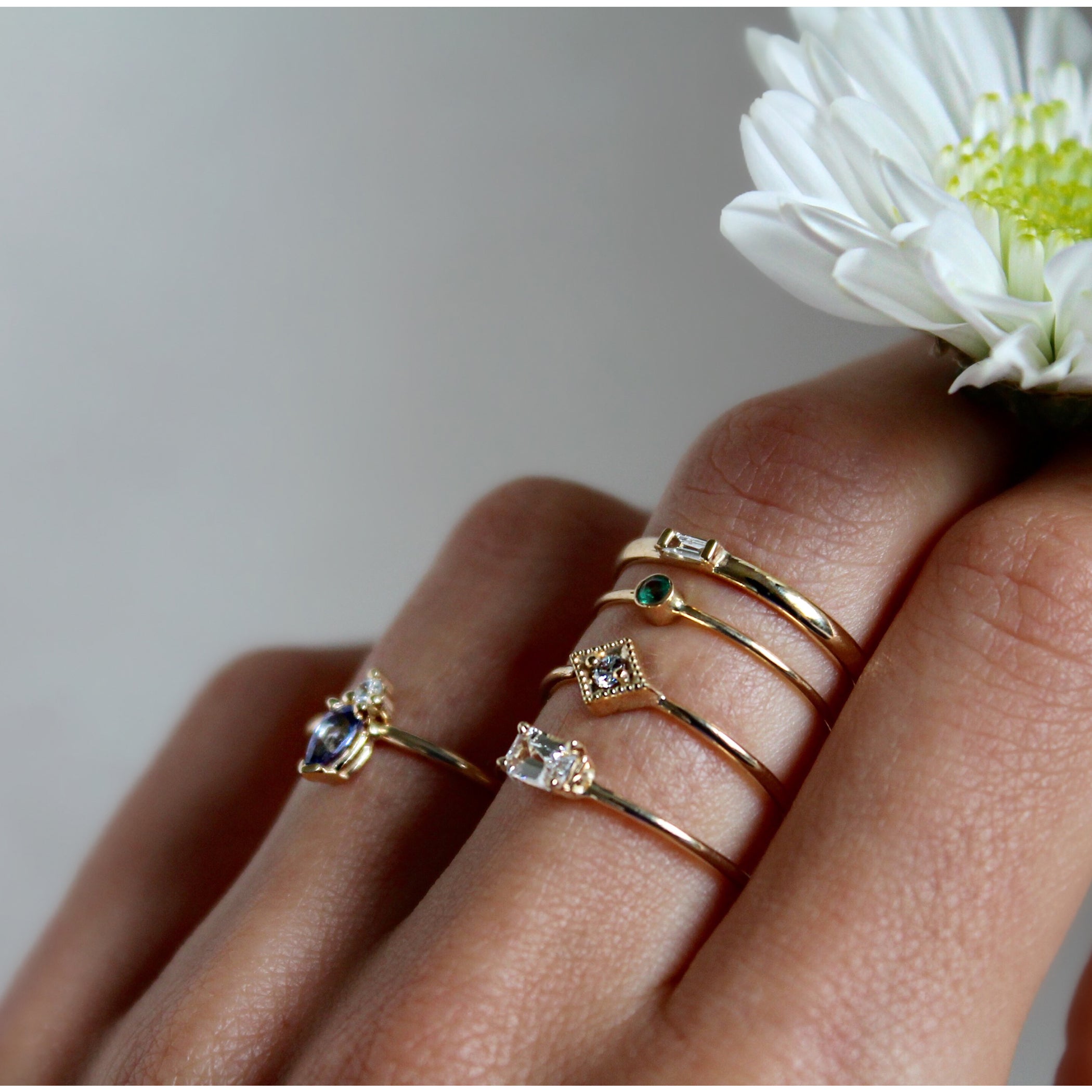 14K SINGLE EMERALD RING