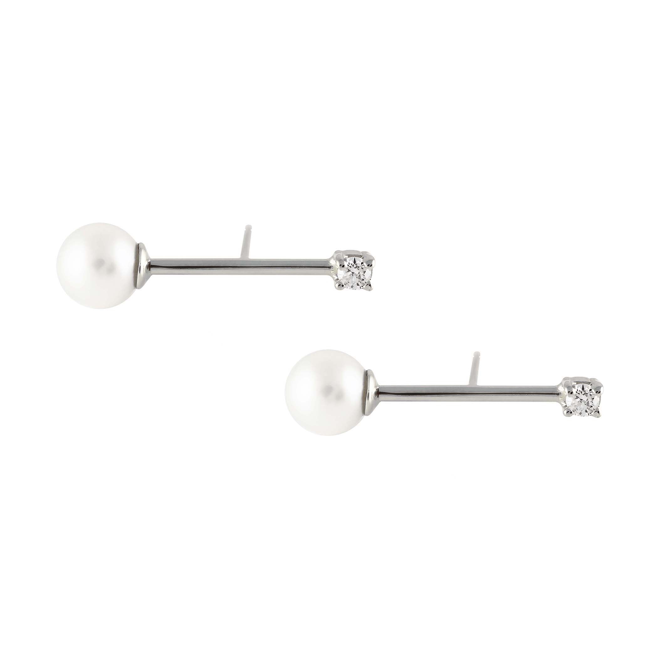 STAPLE WITH TOPAZ AND PEARL ENDS SILVER STUDS