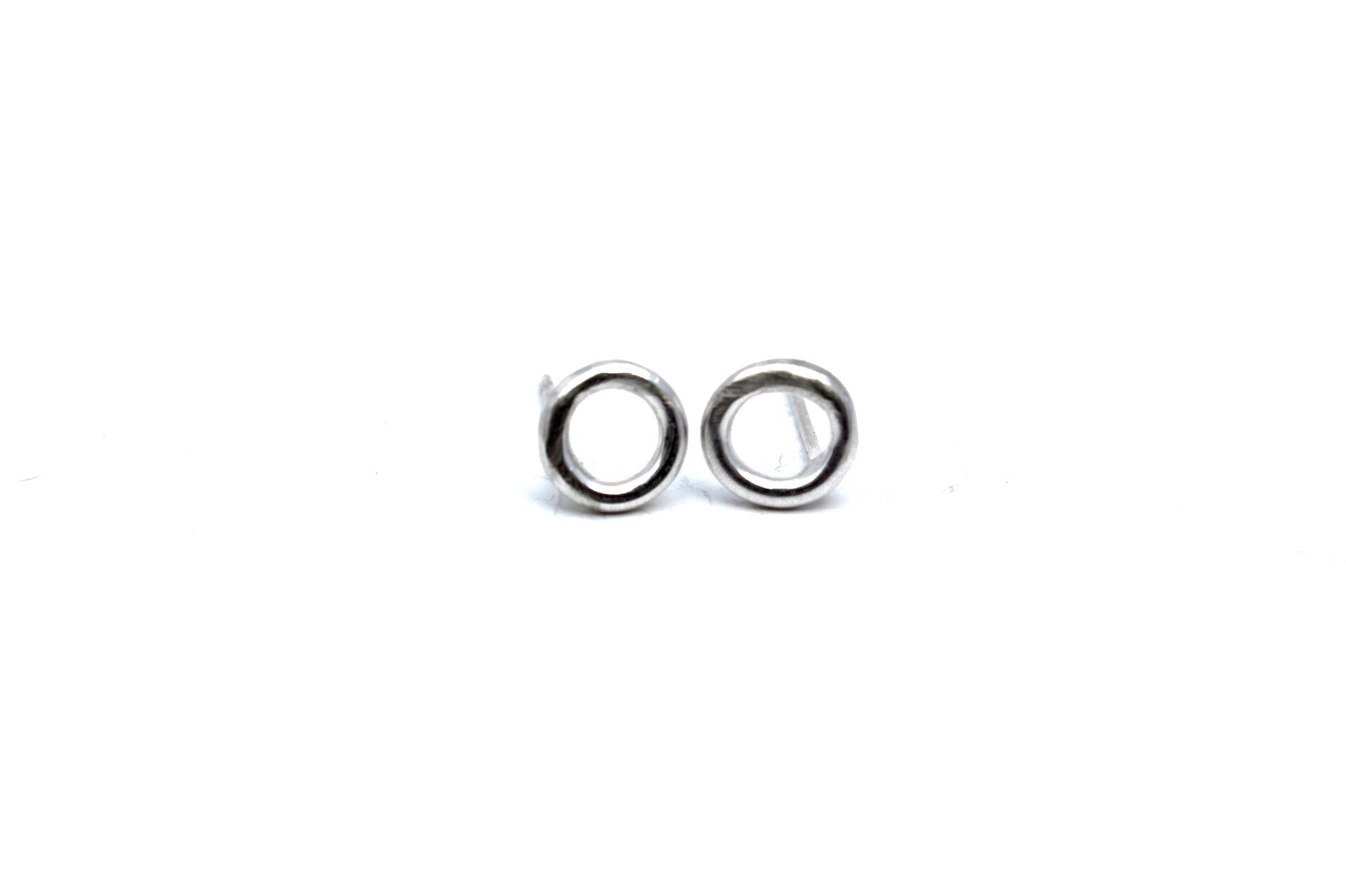 SMALL CIRCLE STUDS