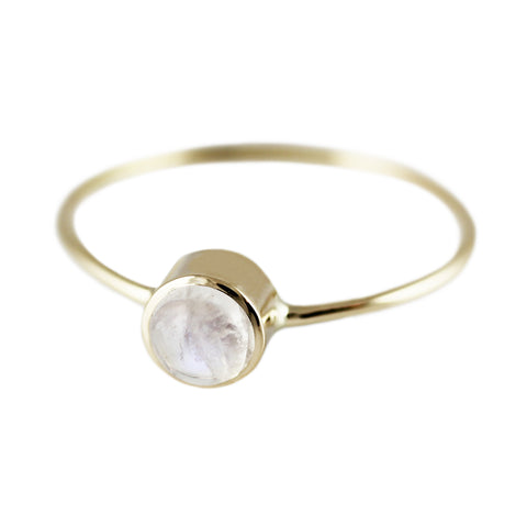 5 OVAL MOONSTONE RING