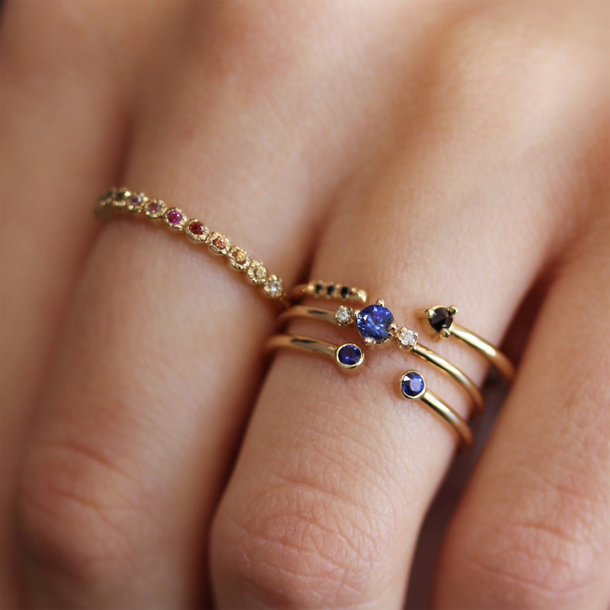 THEA SAPPHIRE WITH WHITE DIAMONDS RING