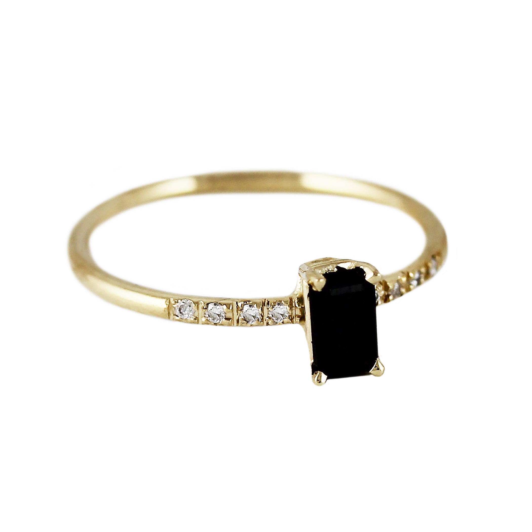 VERTICAL ONYX WITH PAVE RING
